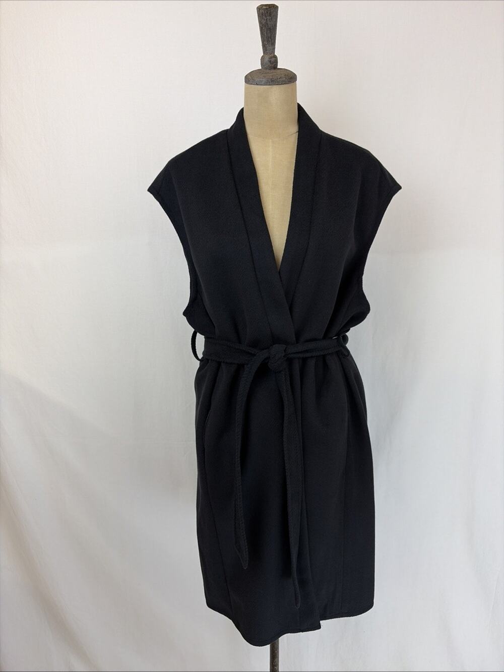 NWT Oat NY Black Long Vest Belted Closure Side Slits #0627 MED